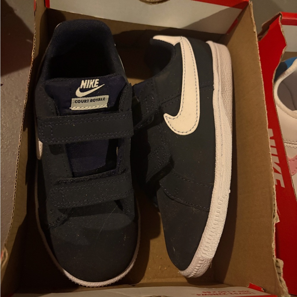 Nike kids shoes size 6